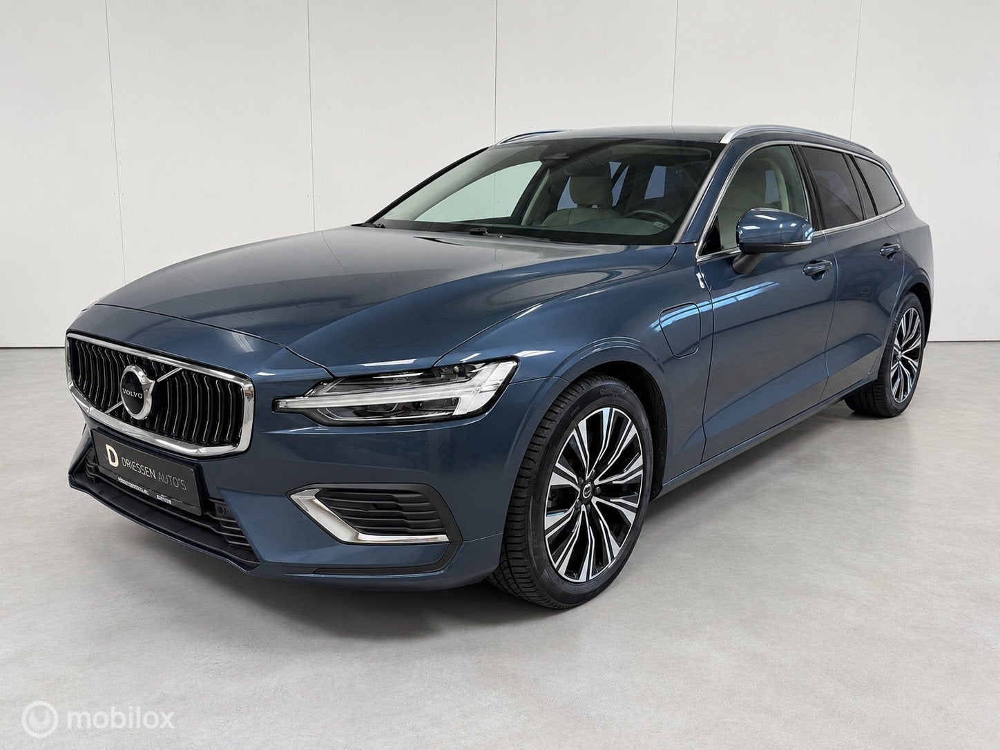 Volvo V60 2.0 T6 Plug-in hybrid AWD Plus Bright LONG RANGE, Automaat, Gebruikt, 4 cilinders, 1969 cc