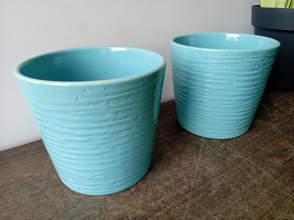 2 bloempotten keramiek diameter 13cm, Tuin en Terras, Bloempotten, Ophalen, Rond, Binnen, Zo goed als nieuw