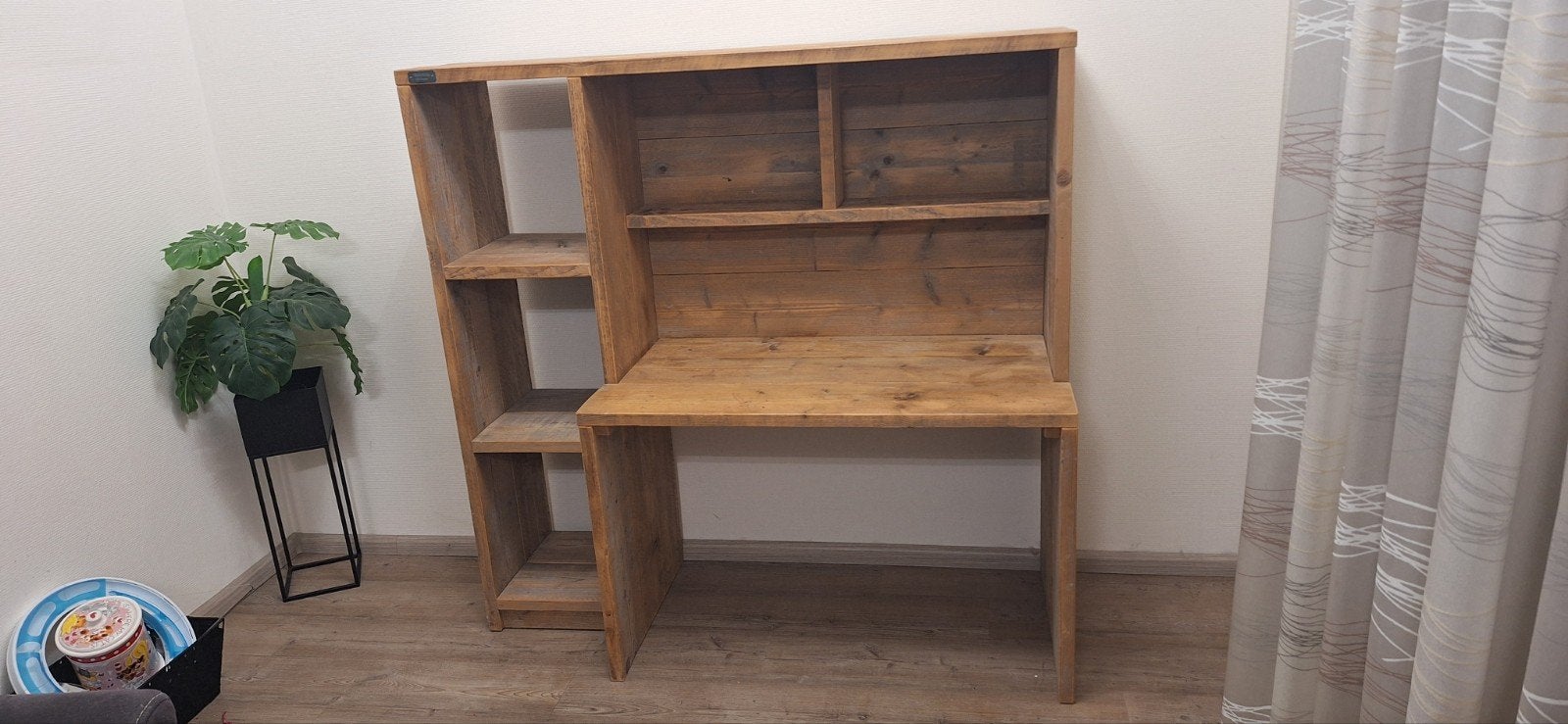 Haarhuis Meubelen Kinderbureau met Opbergruimte, Ophalen, Opbergruimte, Gebruikt, Hout