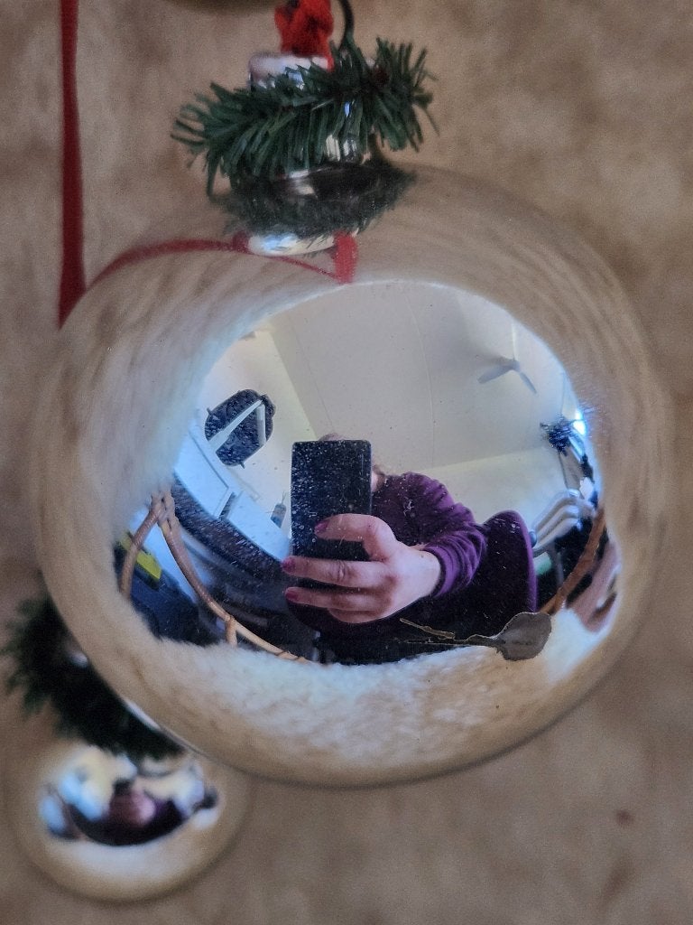 3x Vintage kerstbal aan rode lint - GDR, Ophalen of Verzenden, Gebruikt