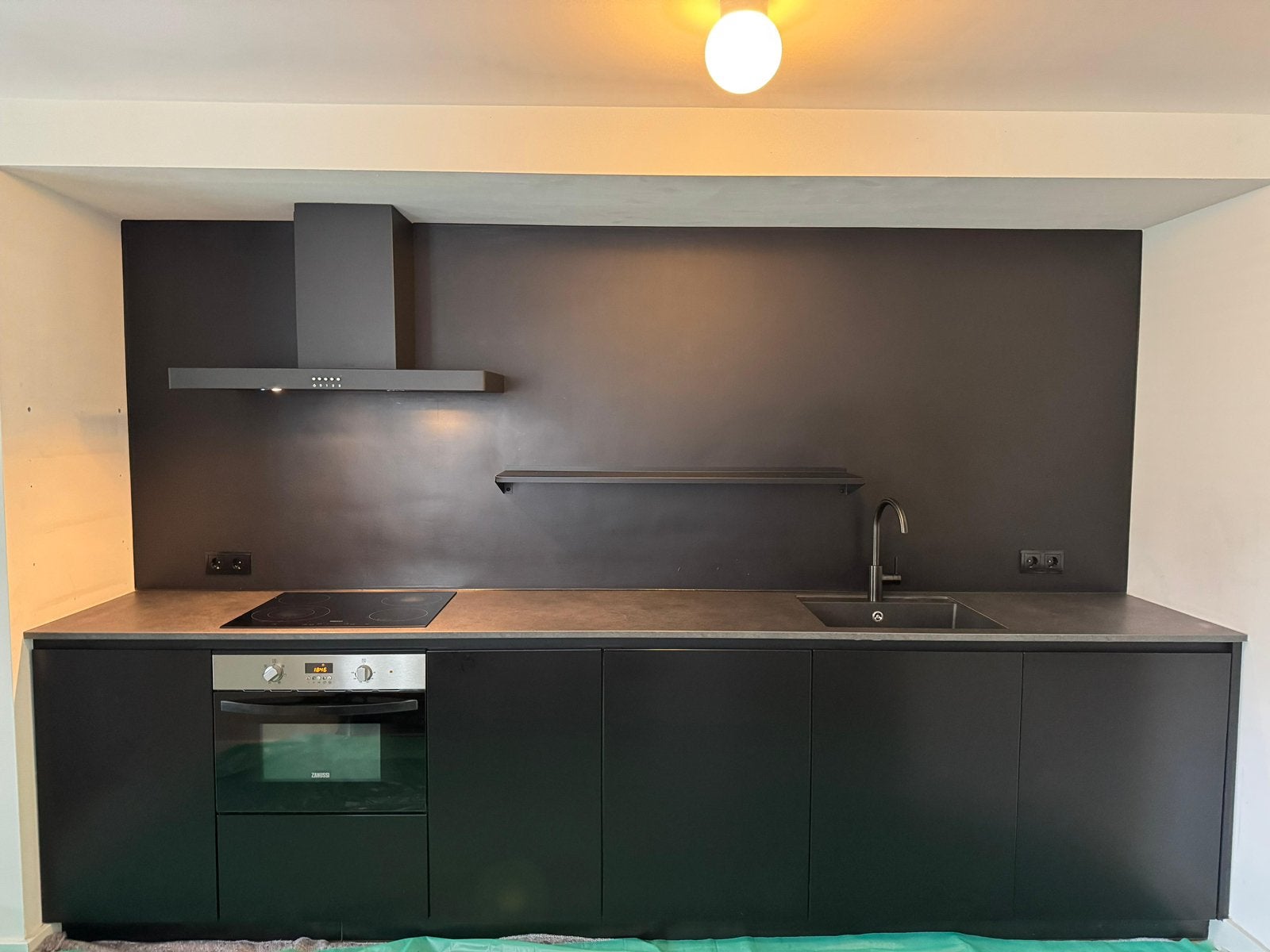Rechte Keuken Mat Zwart van KVIK + Apparatuur GEDEMONTEERD, Huis en Inrichting, Overige materialen, Zwart, Enkelwandige keuken