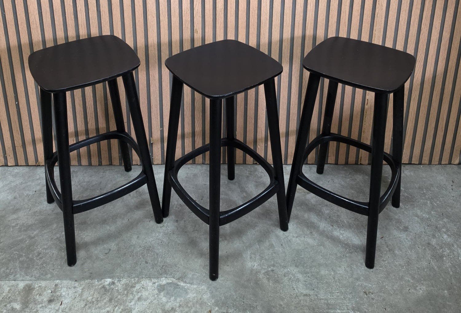 11 Pedrali Babila barkrukken zwart hout bar kruk barstoelen, Huis en Inrichting, Barkrukken, 5 krukken of meer, 60 tot 90 cm, Ophalen of Verzenden