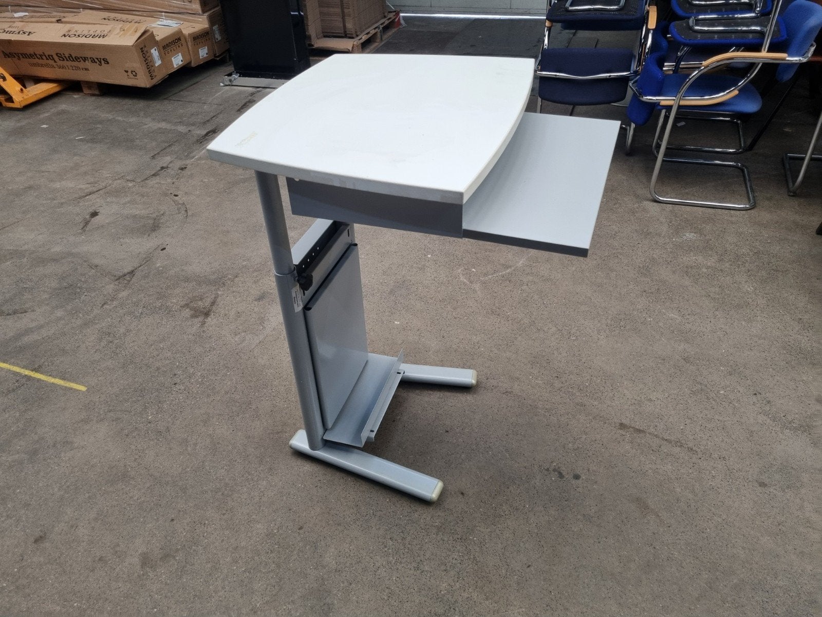 Laptop tafel met toetsenbordblad, Ophalen, Zit-sta bureau, In hoogte verstelbaar, Gebruikt