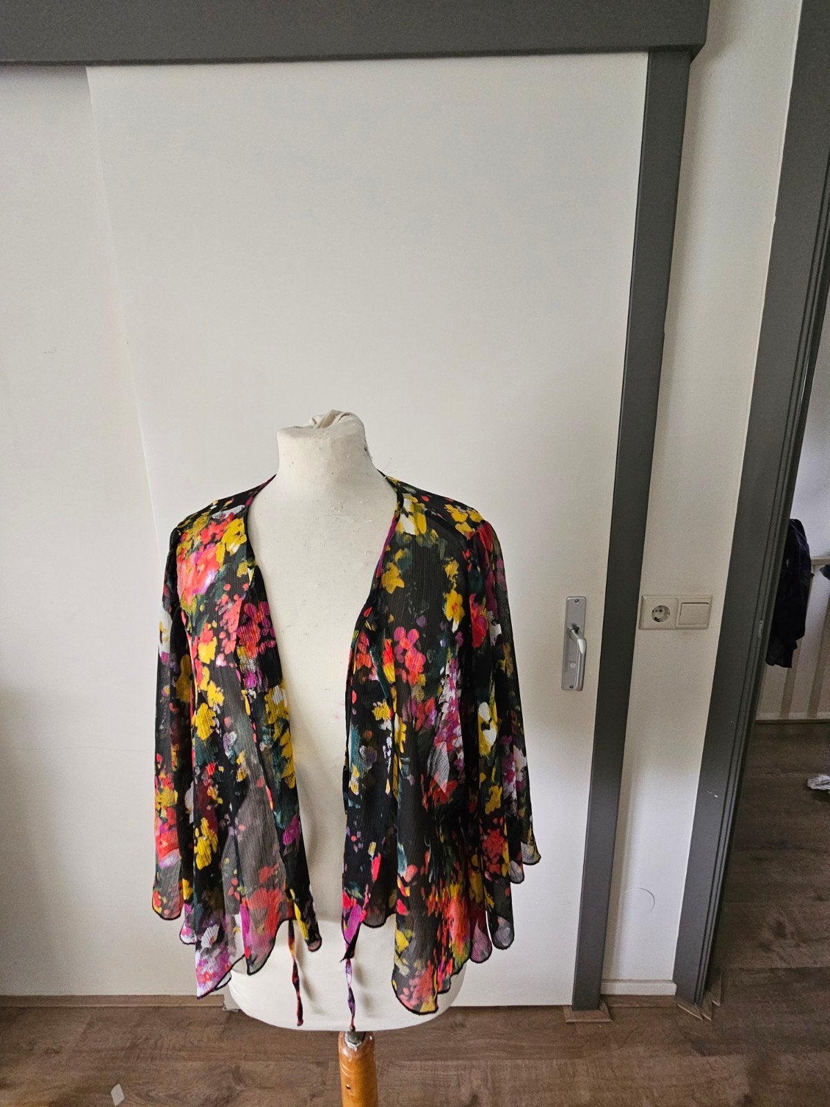 hesje gebloemd, Kleding | Dames, Blouses en Tunieken, Ophalen of Verzenden, Zo goed als nieuw, Maat 42/44 (L), Overige kleuren
