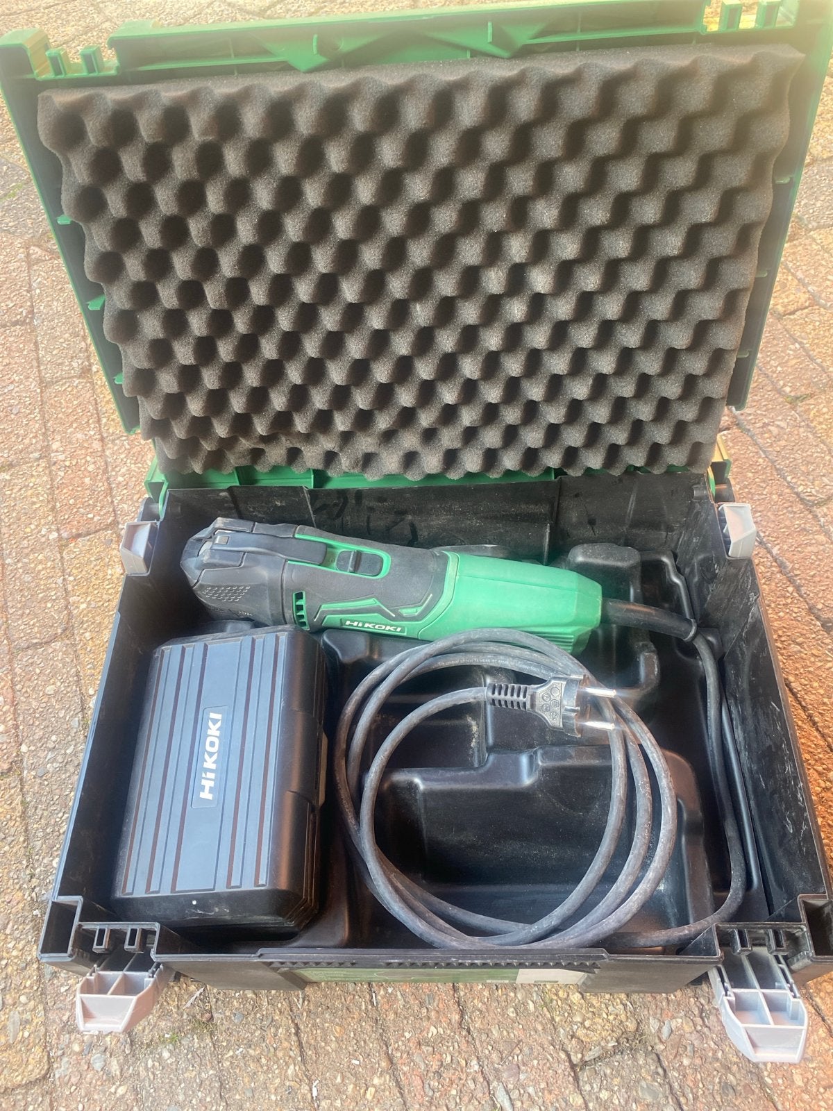 HIKOKI CV350V Multitool met accessoires en koffer, Doe-het-zelf en Verbouw, Gereedschap | Handgereedschap, Ophalen, Zo goed als nieuw