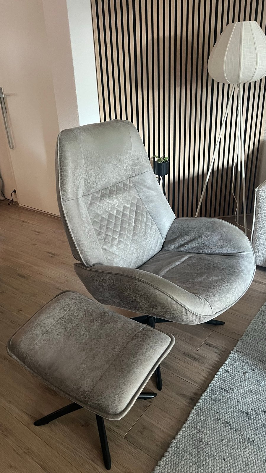 Comfortabele fauteuil met voetenbank - Zo goed als nieuw, Huis en Inrichting, Fauteuils, Ophalen, Zo goed als nieuw, Stof, 75 tot 100 cm
