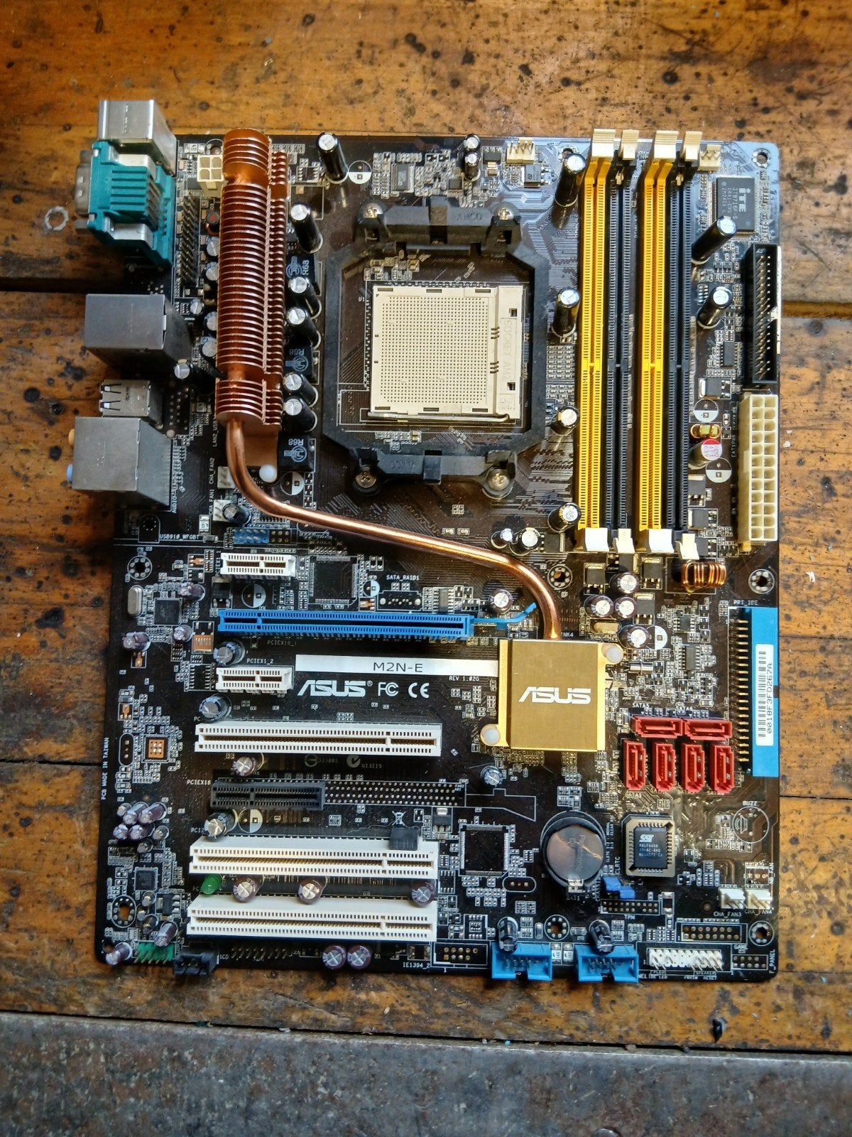 ASUS M2N-E Moederbord - AM2 Socket, DDR2 Geheugen, Asus, Onbekend, Ophalen of Verzenden, Zo goed als nieuw