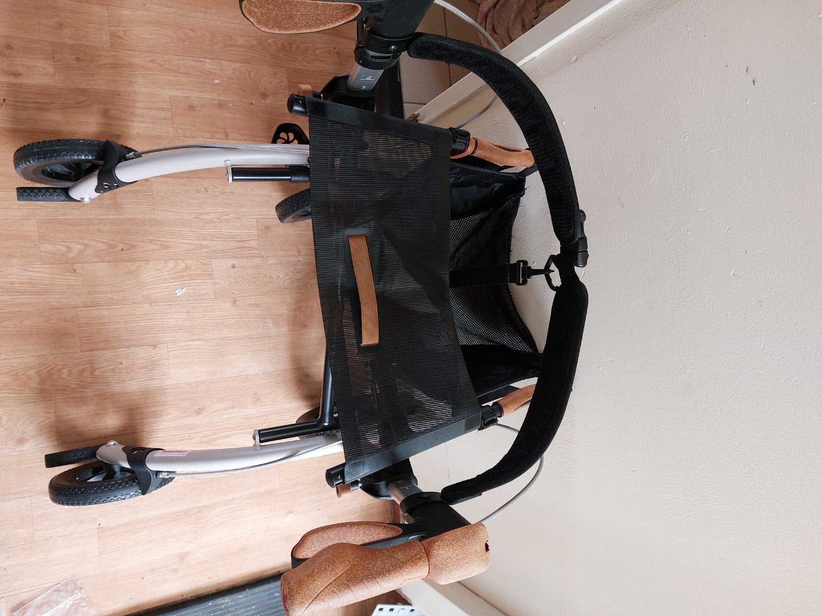 saljol  lichtgewicht rollator vanaf, Ophalen of Verzenden, Lichtgewicht
