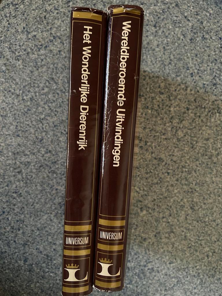 2 Encyclopedieën: Dierenrijk & Uitvindingen - Steun KWF, Ophalen of Verzenden, Zo goed als nieuw, Algemeen, Los deel