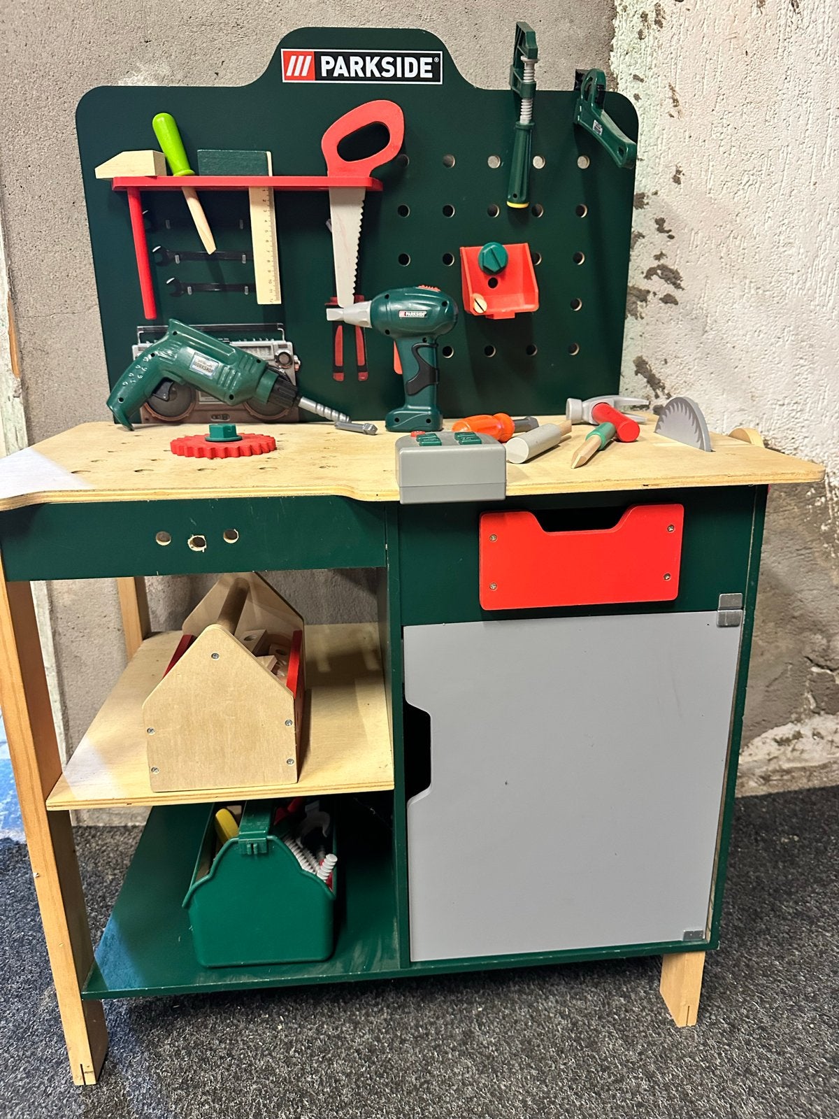 Parkside kinderwerkbank met gereedschap en accessoires, Ophalen, Gebruikt, Knutselen, Met geluid