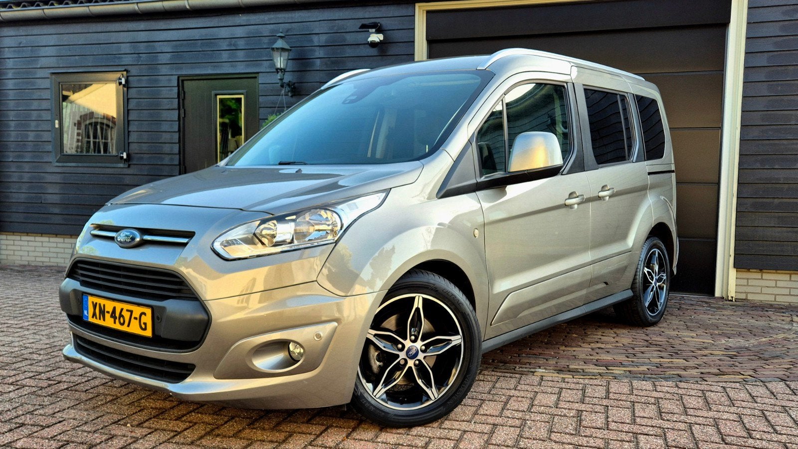 Ford Tourneo Conn. 1.0 73KW 2018/Pano/Rolstoeltakel/Inruil m, Voorwielaandrijving, Dealer onderhouden, Stof, Handgeschakeld