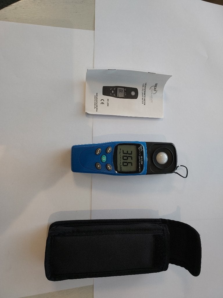 decibelmeter en lux meter, Doe-het-zelf en Verbouw, Meetapparatuur, Verzenden, Zo goed als nieuw, Licht