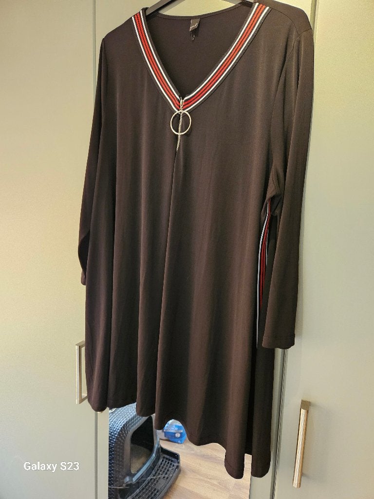 Yoek tuniek/skatejurkje met rood/witte bies, Yoek, Ophalen of Verzenden, Zo goed als nieuw, Jurk