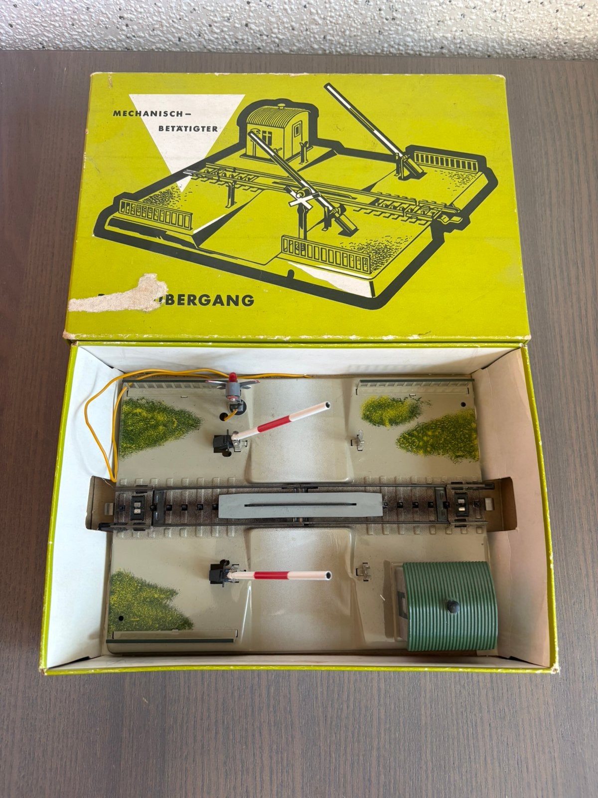 Märklin 7054 mechanische spoorwegovergang voor H0-spoorbanen, Wisselstroom, Nieuw, Rails, Ophalen of Verzenden