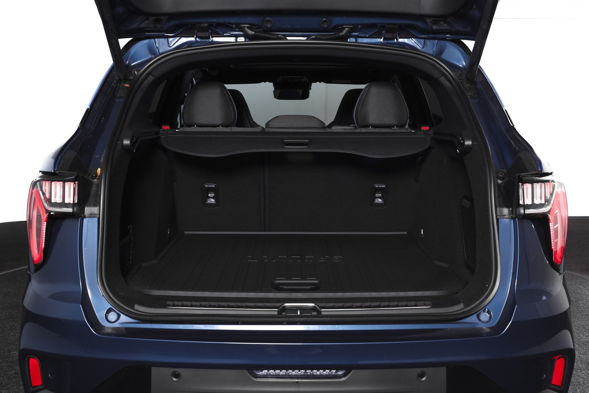 Foto 9 van Lynk & Co 01 1.5 PHEV 261PK MY23 | Donkere hemel | 360 Camer