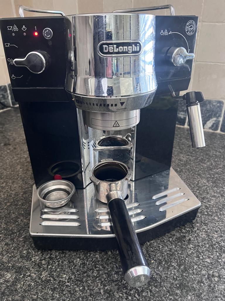 DeLonghi Espresso Apparaat met Melkopschuimer, Stoompijpje, Espresso apparaat, Gemalen koffie, Ophalen of Verzenden