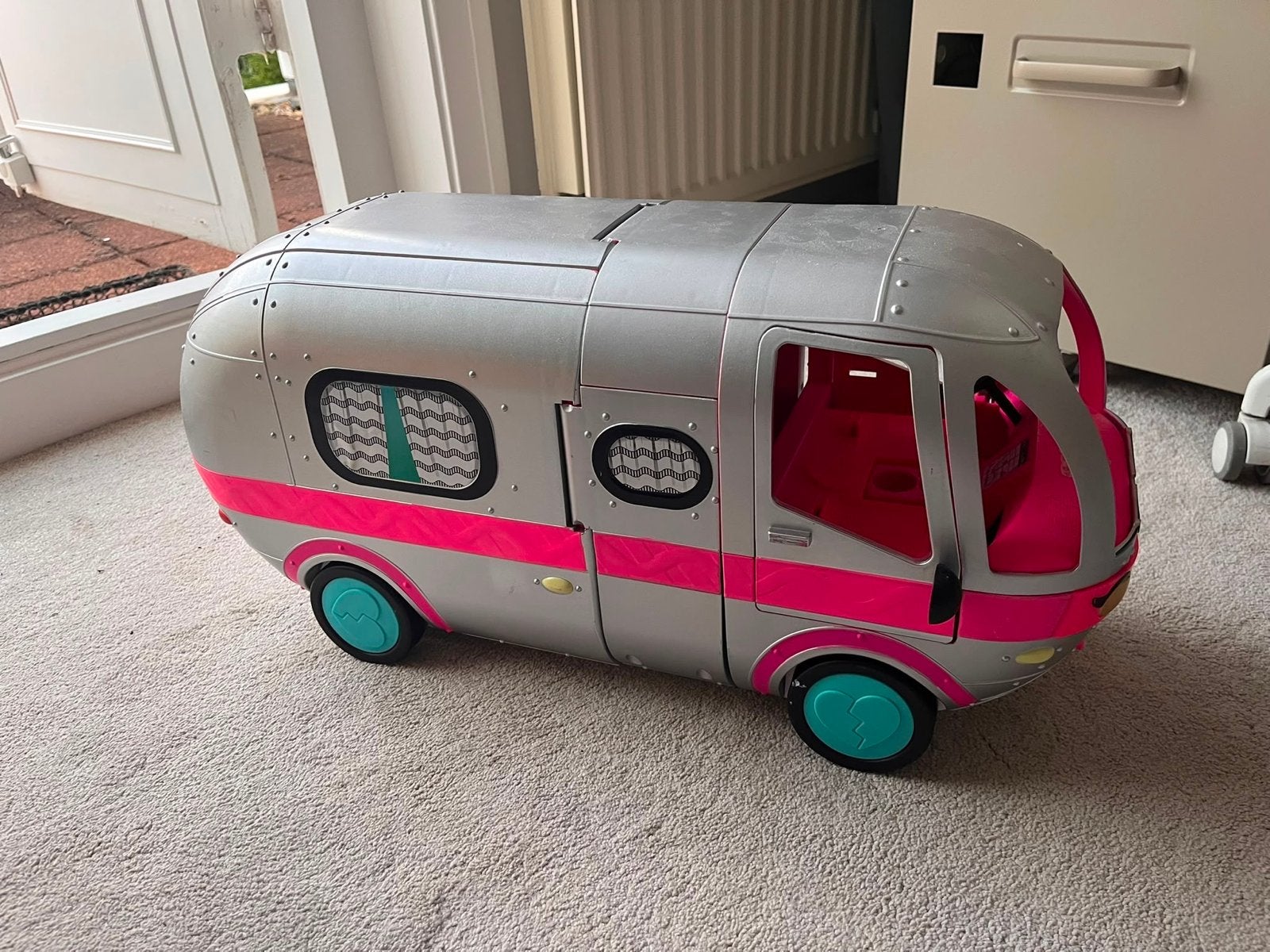 LOL OMG Camper met poppen en accessoires, Ophalen, Gebruikt, Overige typen