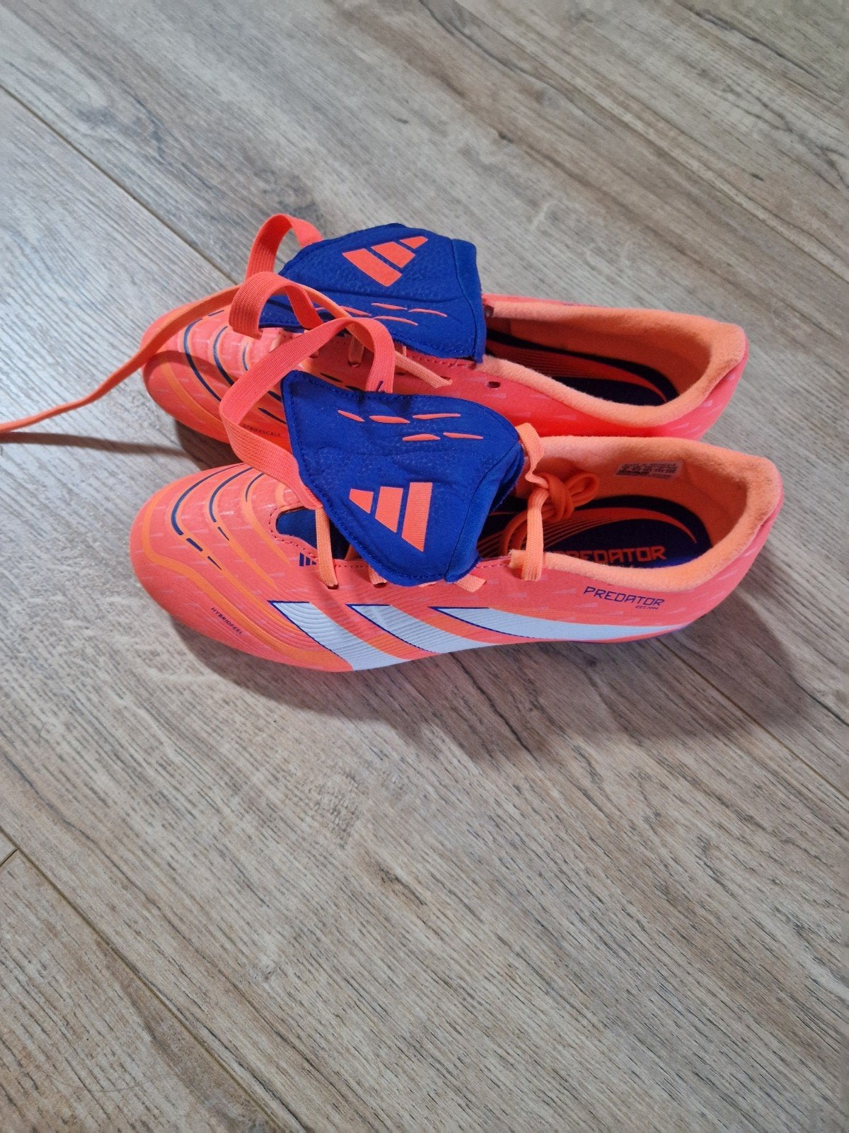 Adidas voetbalschoenen maat 38 2/3 - Nieuwstaat, Schoenen, Ophalen of Verzenden, Zo goed als nieuw, Maat S