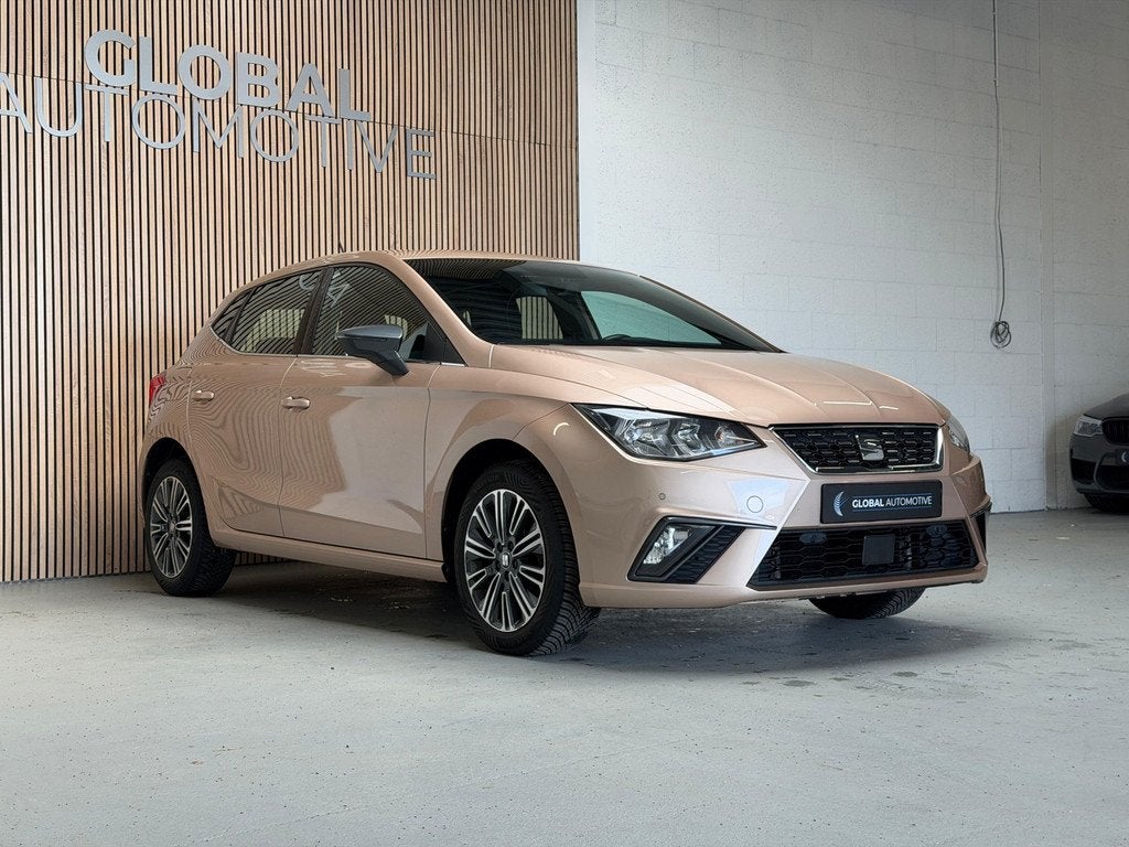 Seat Ibiza 1.0 TSI Excellence - AUTOMAAT - LICHTMETALEN VELG, Stof, Gebruikt, Euro 6, 1072 kg