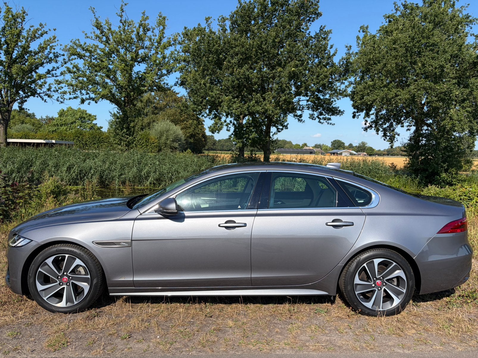 Jaguar XF D200 204pk Mhev Aut 2023 Grijs, Auto's, Automaat, 1998 cc, Achterwielaandrijving, Euro 6
