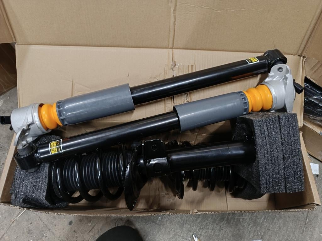 Schokbreker set voor Audi met magneride, Auto-onderdelen, Ophanging en Onderstel, Ophalen, Nieuw, Audi