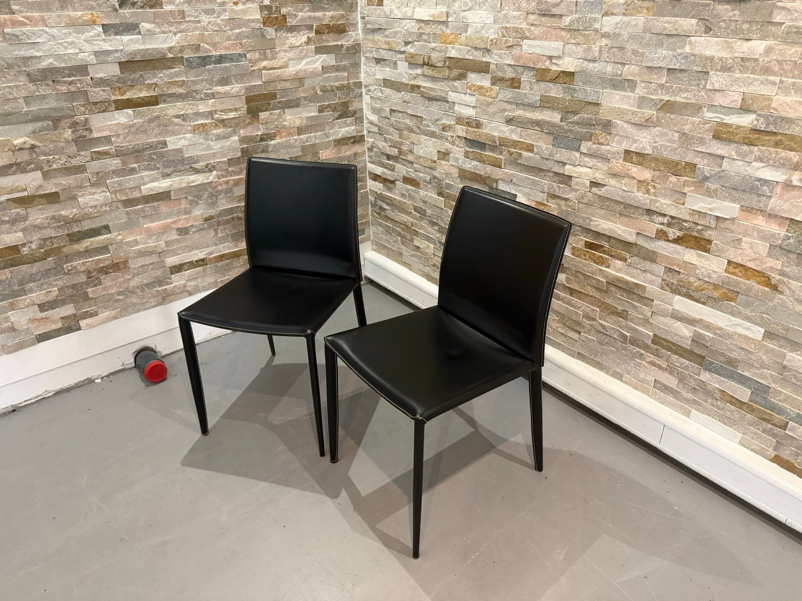 Set van 2 zwarte leren eetkamerstoelen, Ophalen, Twee, ., Zwart