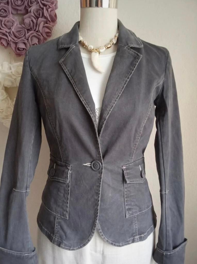 Grijze ONLY damesblazer, Kleding | Dames, Jasjes, Kostuums en Pakken, Ophalen of Verzenden, Jasje, Maat 34 (XS) of kleiner, Grijs