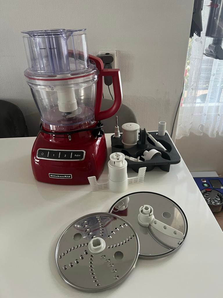 KitchenAid Foodprocessor 3.1L - Rood met accessoires, Ophalen of Verzenden, Zo goed als nieuw, Vaatwasserbestendig, 3 snelheden of meer