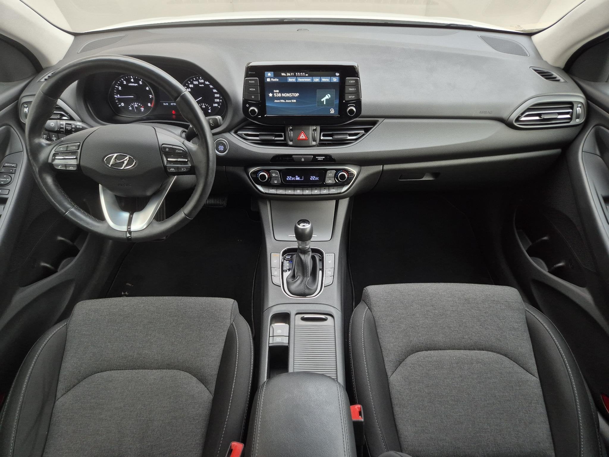 Hyundai i30 Wagon 1.0 T-GDi MHEV Comfort Smart Automaat / Na, Auto's, Hyundai, Stof, Gebruikt, Euro 6, 1246 kg
