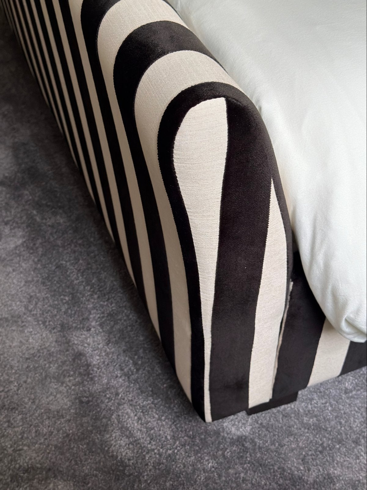 Prachtig velours bed met matras, topper, hockers en stoel, Ophalen, Overige kleuren, Tweepersoons, Zo goed als nieuw