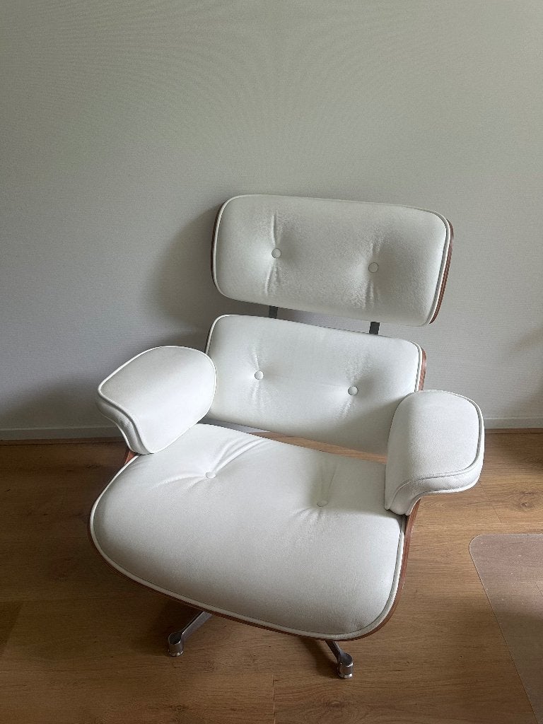 Eames lounge chair + hocker, Ophalen, Leer, Wit, Zo goed als nieuw