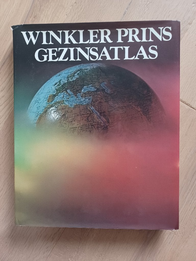 Winkler Prins Gezinsatlas met stofomslag, Boeken, Atlassen en Landkaarten, Gelezen, Overige atlassen, Ophalen of Verzenden, 1800 tot 2000