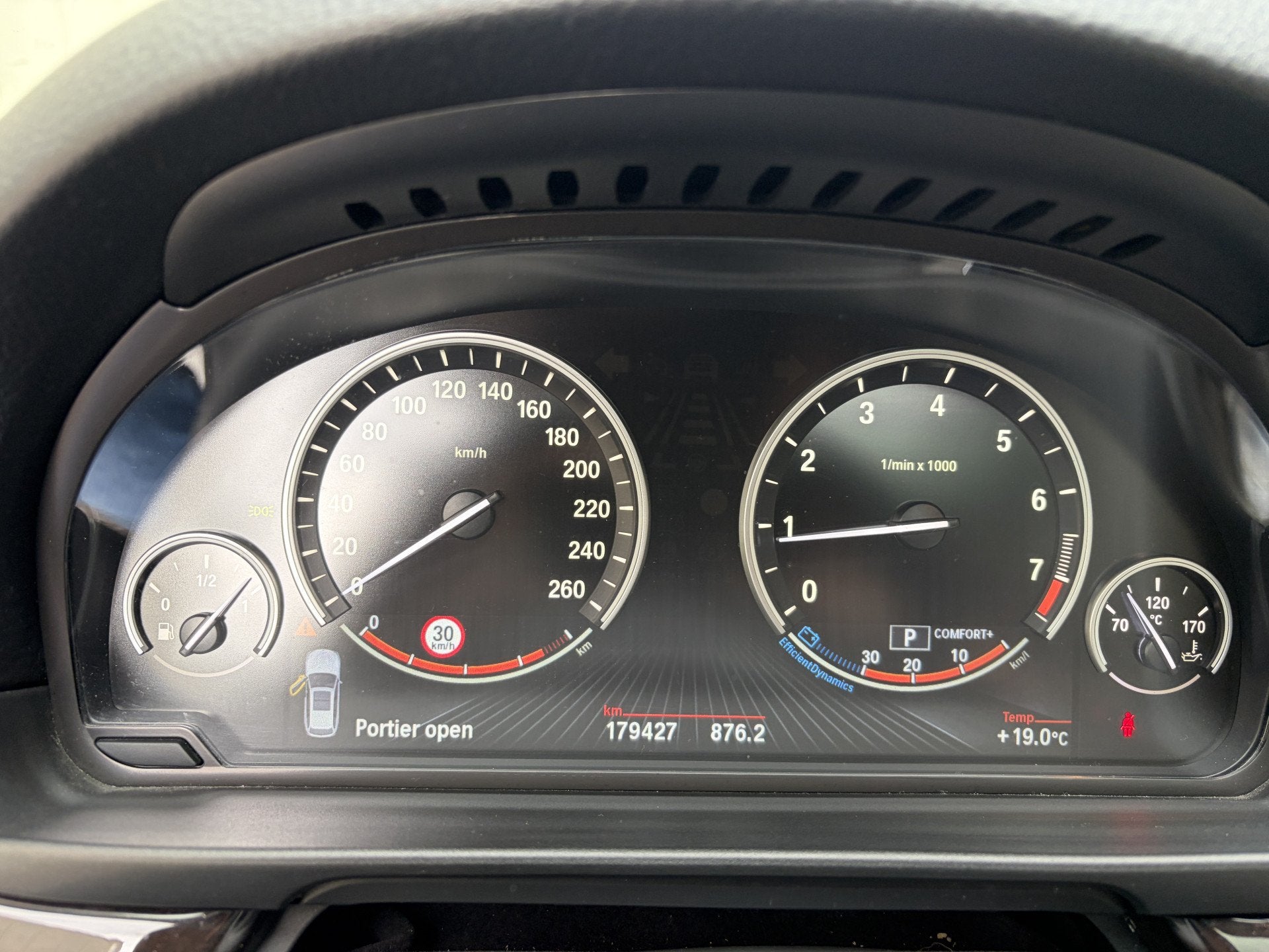Foto 10 van BMW 5 Serie Touring 520i High Executive / AUTOMAAT / LEER /