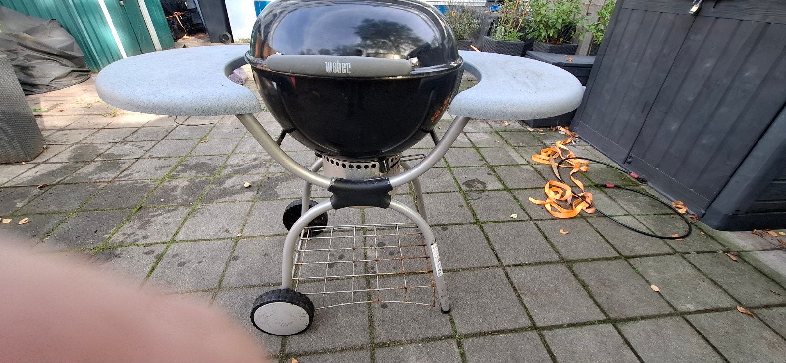 Weber BBQ 57 cm met gietijzeren rooster en RVS deflector, Ophalen, Gebruikt, Weber, Met accessoires