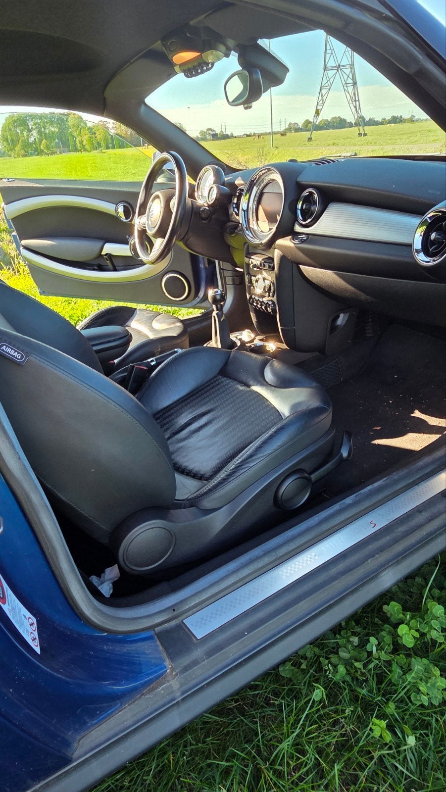 Foto 6 van Mini 1.6 Cooper S Chili Coupe 2011 Blauw (tweezitter)