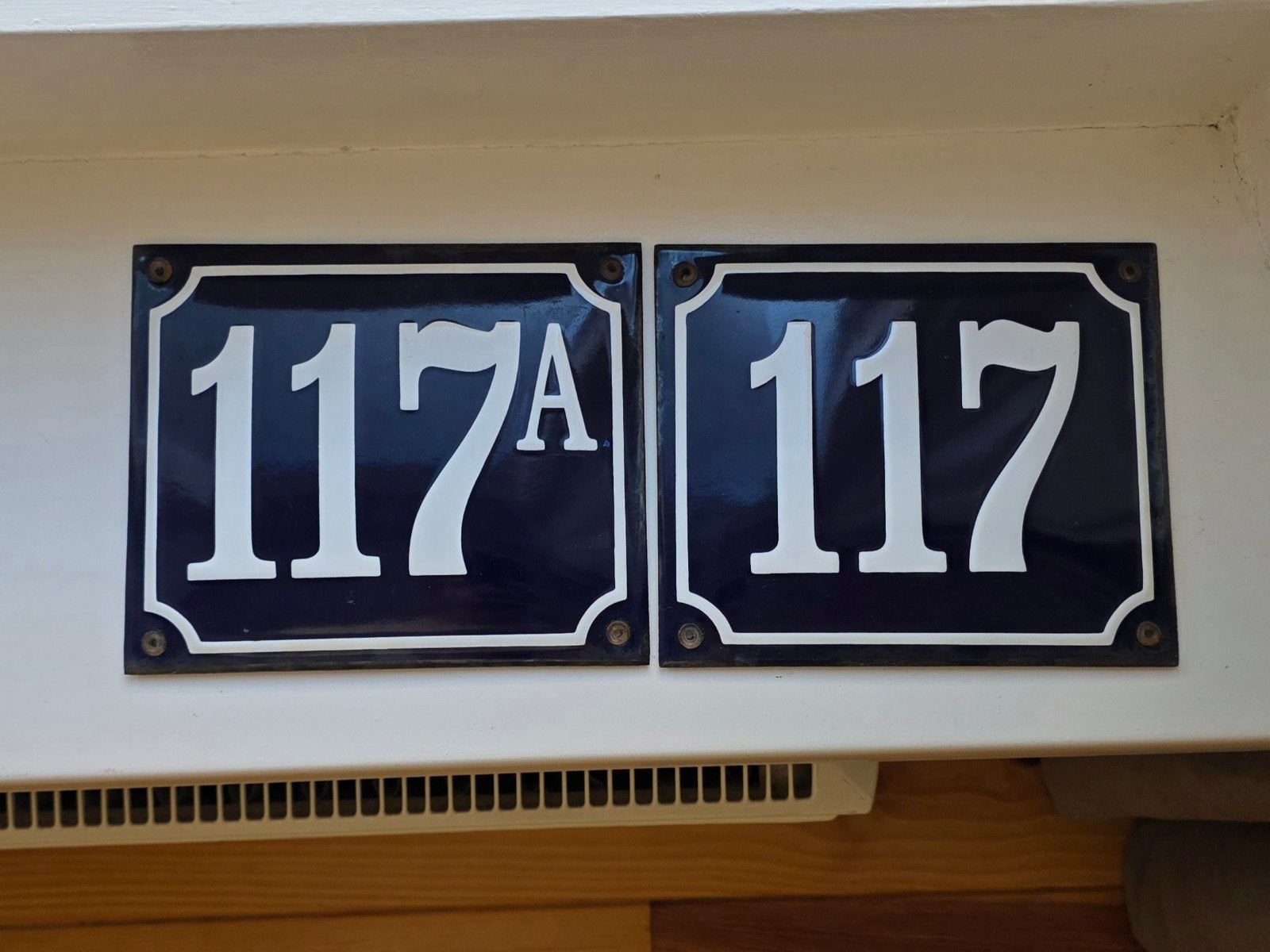 Emaille huisnummers 117 en 117A, Ophalen of Verzenden