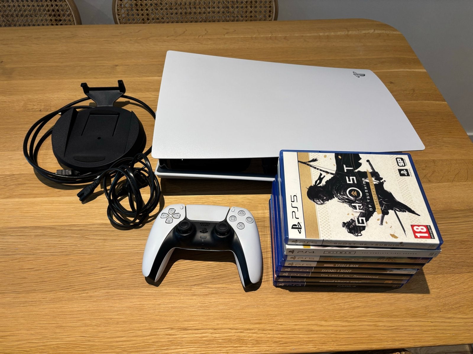 PlayStation 5 Disc Edition met games en controller, Spelcomputers en Games, Spelcomputers | Sony PlayStation 5, Ophalen, Zo goed als nieuw