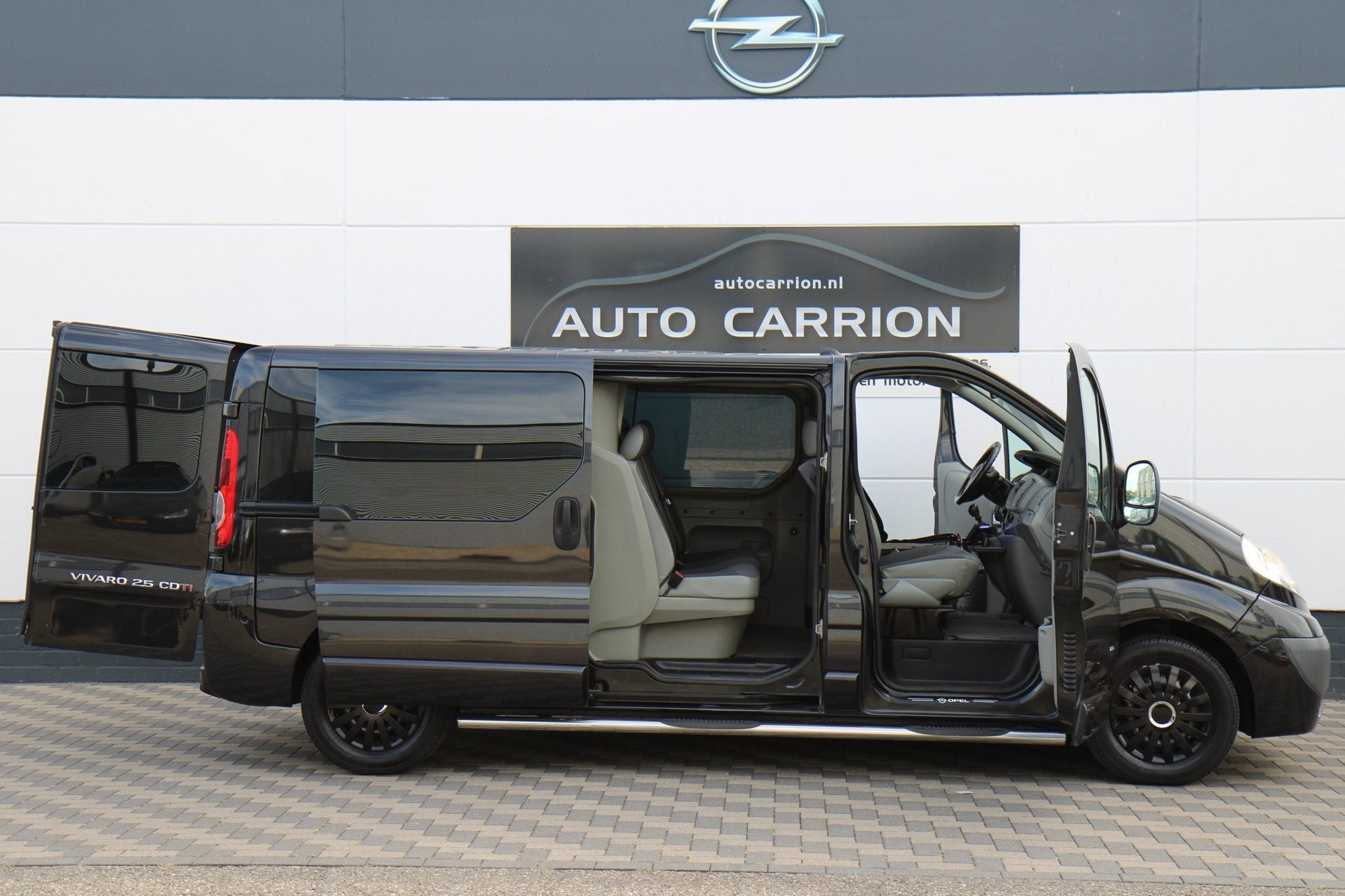 Opel Vivaro 2.5 CDTI L2H1 DC Marge Airco Camera NAP APK, Auto's, Bestelauto's, Voorwielaandrijving, Stof, Gebruikt, Zwart