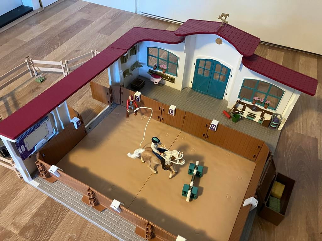 Schleich Horse Club Grote Paardenstal met accessoires, Ophalen of Verzenden, Gebruikt, Meisje