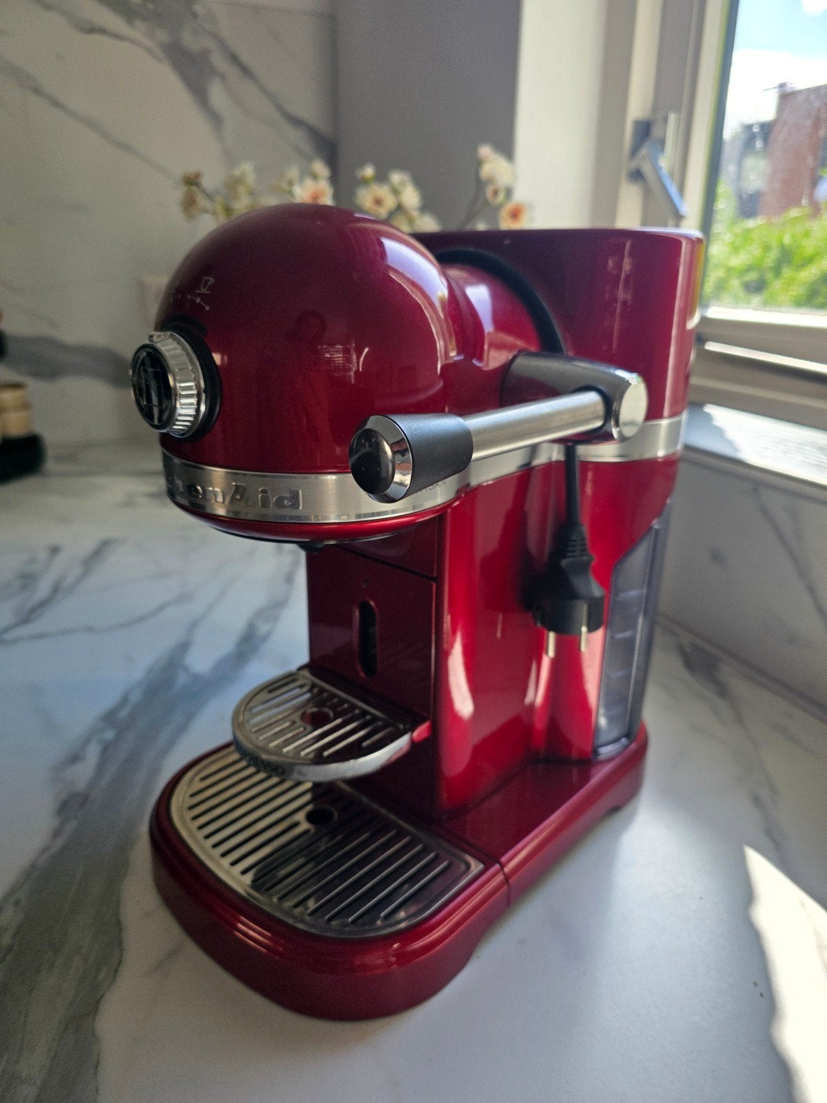 KitchenAid Nespresso Artisan Espressomachine Rood, Espresso apparaat, Ophalen of Verzenden, Zo goed als nieuw, 2 tot 4 kopjes