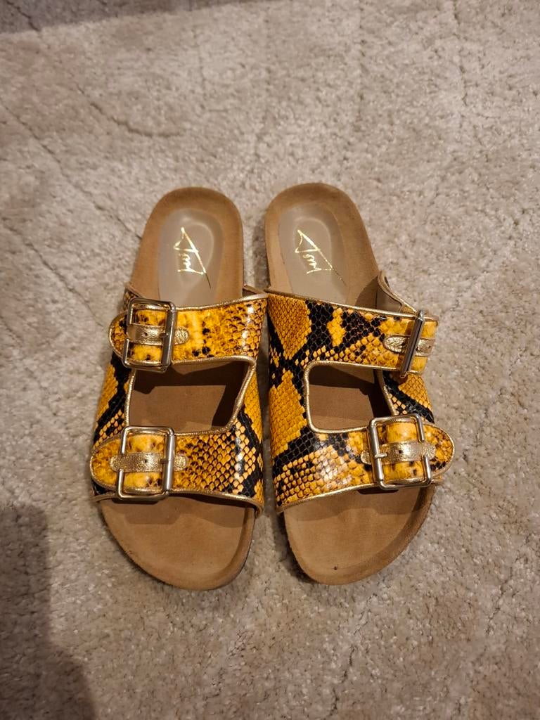 Toni Pons leren sandalen/slippers maat 41, Slippers, Geel, Ophalen of Verzenden, Gedragen