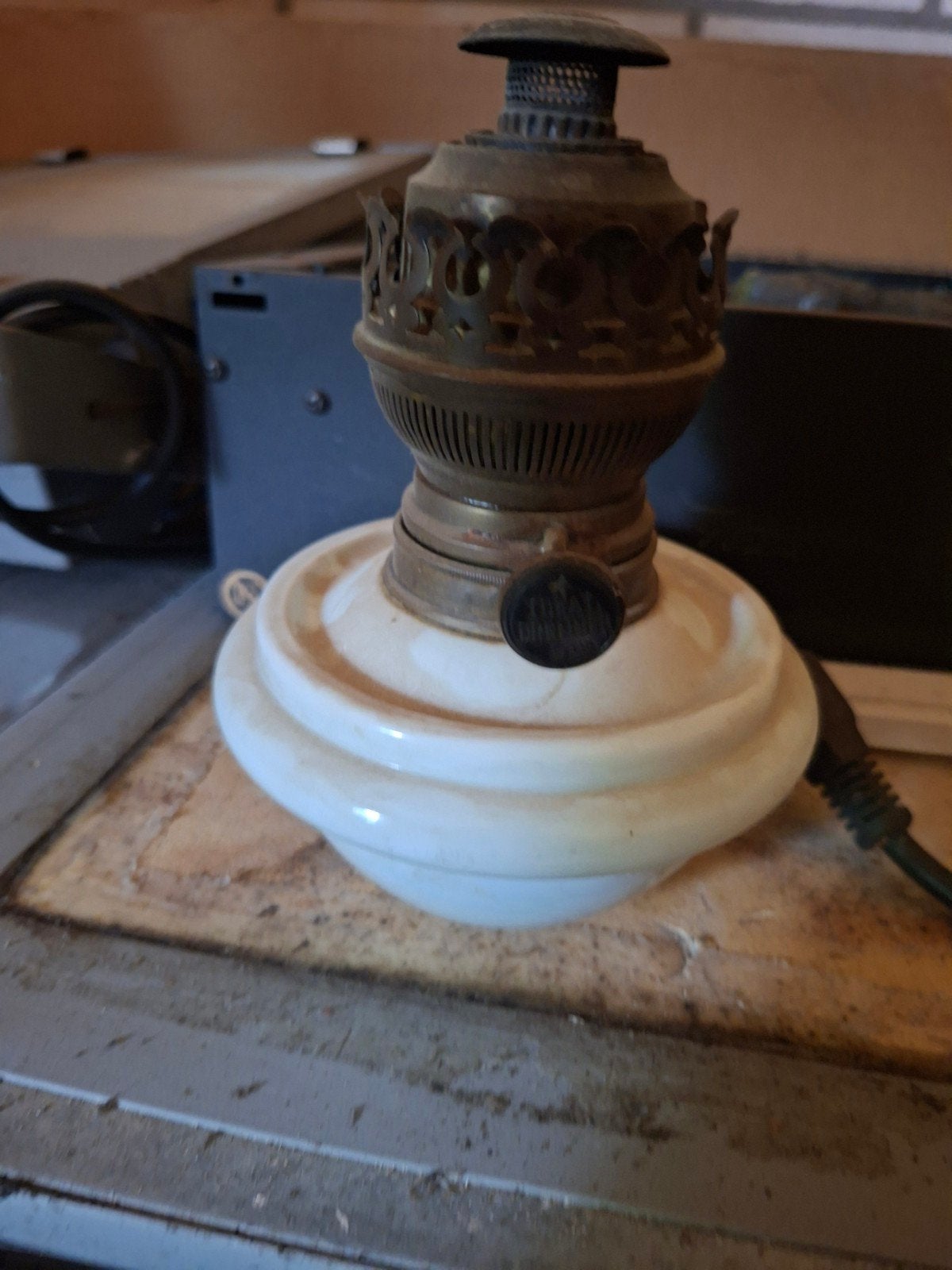 Antieke porseleinen olielamp fitting, Antiek en Kunst, Ophalen of Verzenden