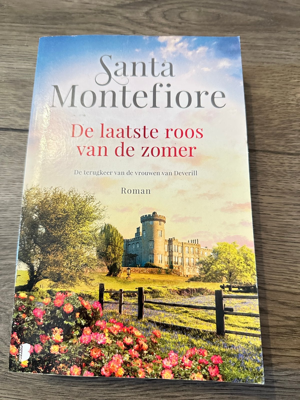 Santa Montefiore - De laatste roos van de zomer, Boeken, Ophalen, Zo goed als nieuw, Europa overig
