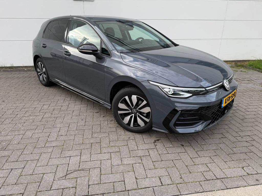 Volkswagen Golf 1.5 Etsi 150pk Dsg-7 2025 Grijs, Auto's, 1498 cc, 4 cilinders, Leder en Stof, Bedrijf