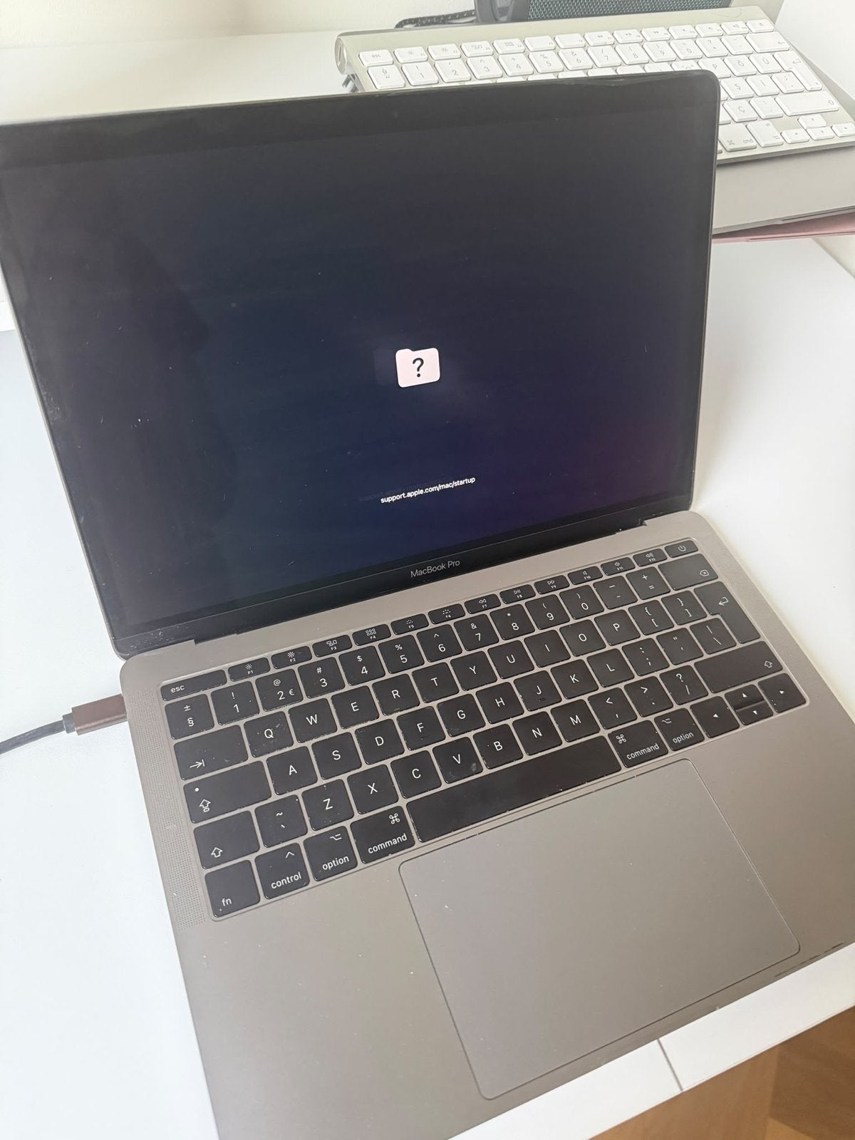 MacBook Pro 13” –StartOp–Opstartfout –Reparatie / Onderdelen, Computers en Software, Apple Macbooks, Qwerty, 13 inch, Niet werkend