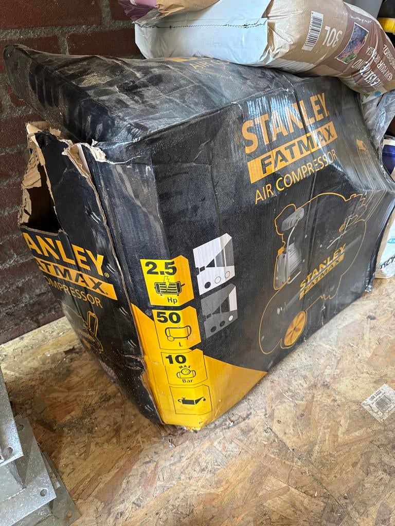 Stanley Fatmax Luchtcompressor 50L - Zo goed als nieuw, Ophalen of Verzenden, Zo goed als nieuw