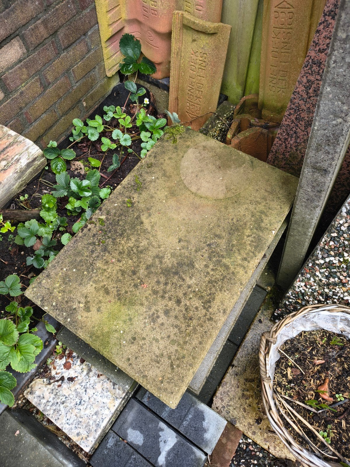 2 grote tegels , gratis afhalen in Soest, Tuin en Terras, Ophalen, Split