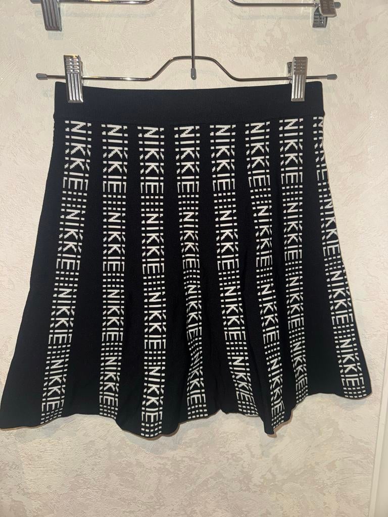 Nikkie rokje in perfecte staat, Zwart, Ophalen of Verzenden, Zo goed als nieuw, Maat 34 (XS) of kleiner