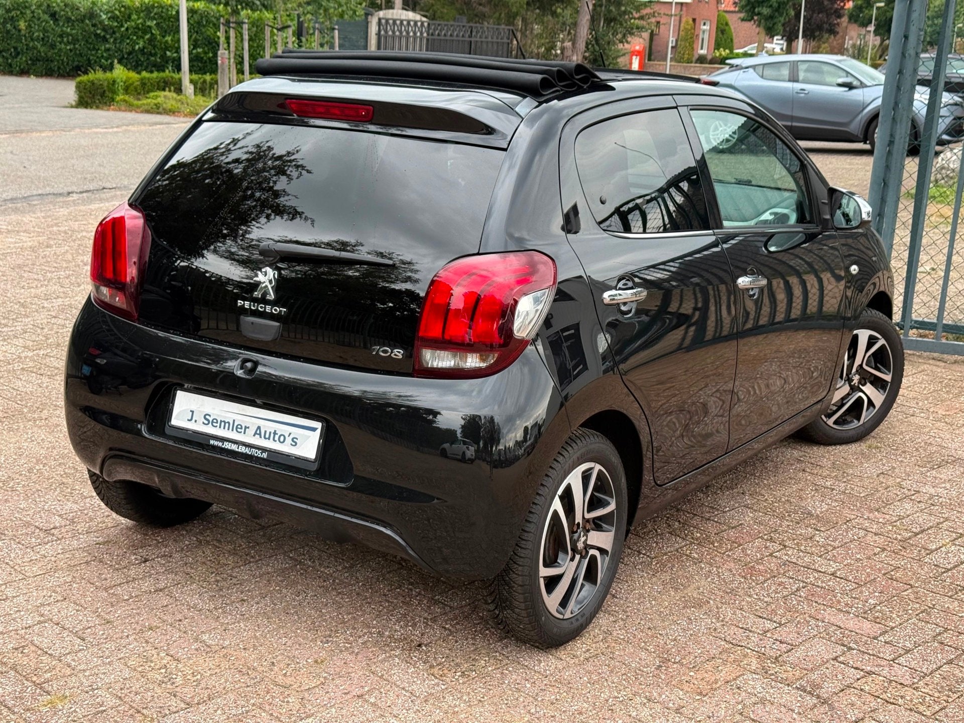 Peugeot 108 1.2 Allure TOP! CABRIO DAK 1JAAR GARANTIE CAMERA, Gebruikt, 1199 cc, 840 kg, Origineel Nederlands