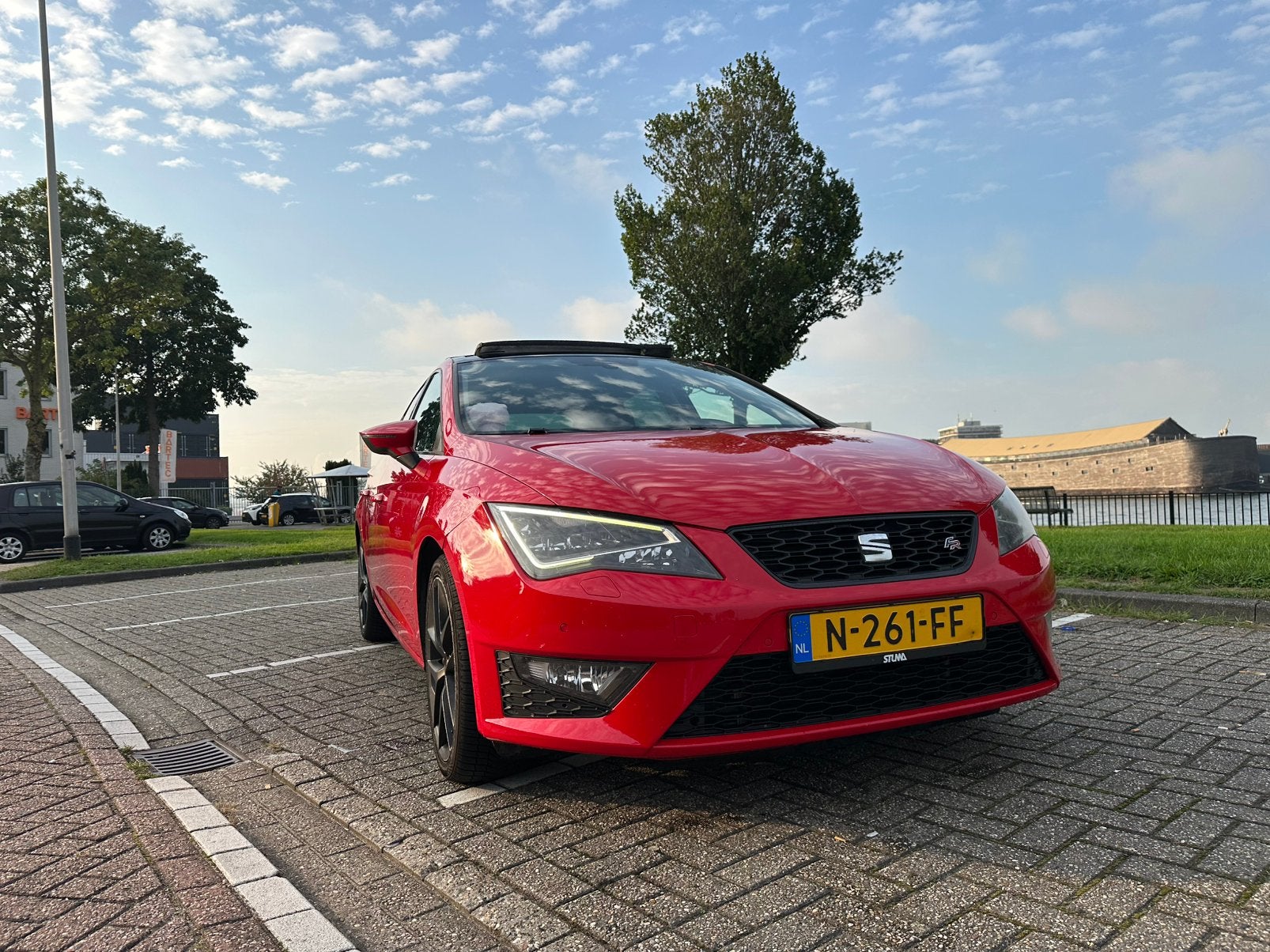 Seat Leon 1.8 180PK , PANORAMA, SEAT SOUND, Auto's, Voorwielaandrijving, Zwart, 4 cilinders, Handgeschakeld